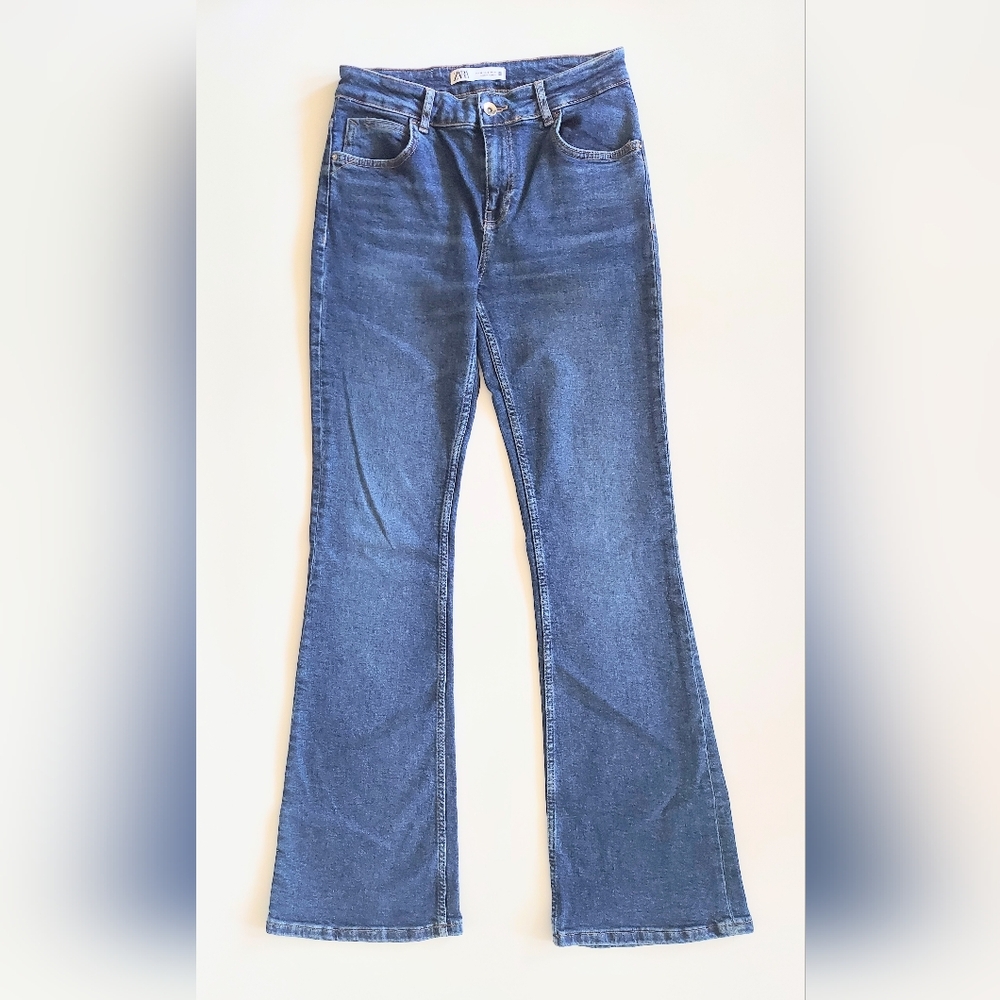 Zara Mid Rise Bootcut Jeans Size 6